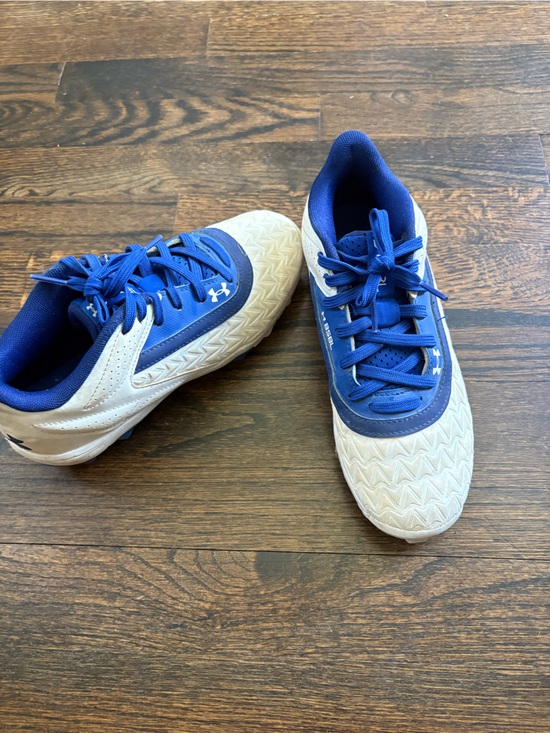Under Armour Other - Under Armour Blue and White Youth cleats 3.5